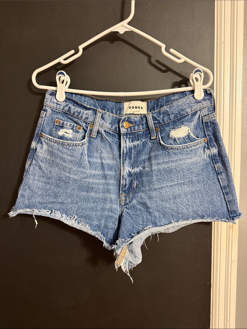 BODEN Rigid Beach Shorts Size: 30 Inseam: 3”